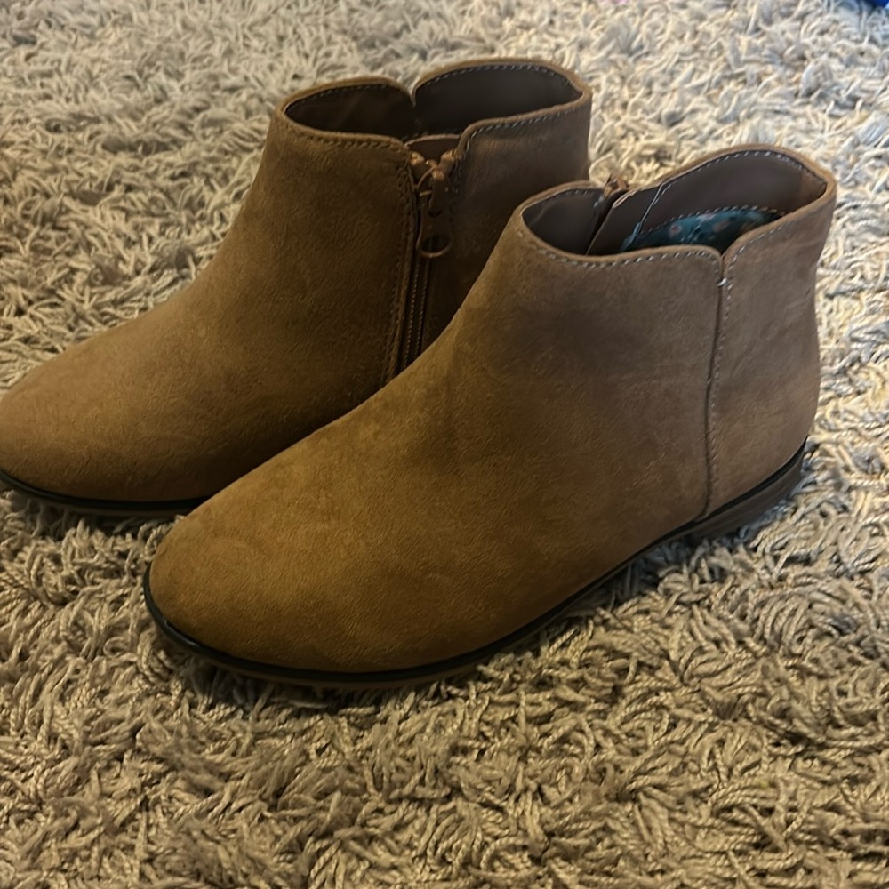 Girls booties
